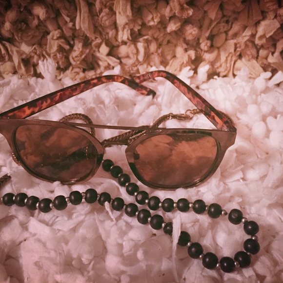 Sun Glasses - Picture 1 of 1